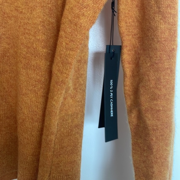 Tahiti Cashmere Turtleneck - Picture 2 of 3